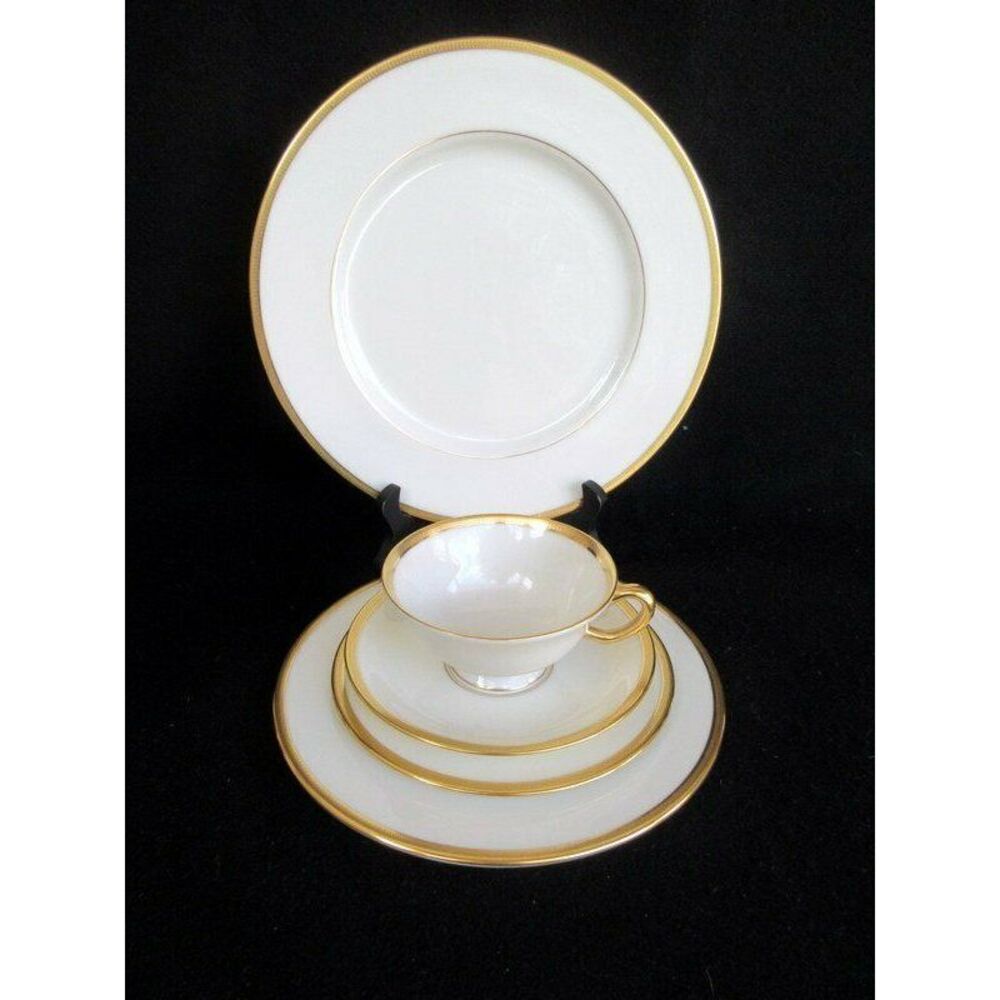 Lenox Tuxedo Gold 5‎ Pc Place Setting J-33 Cream Gold Encrusted Band Beautiful